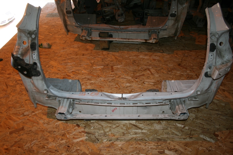 Панель задняя Subaru Outback/Legacy B14 W/OBK 52401AJ0119P. панель